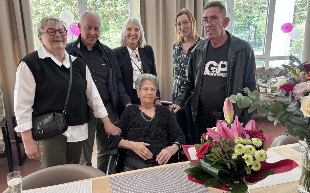 Mme Patalacci, une centenaire mise à l&rsquo;honneur à l&rsquo;EHPAD